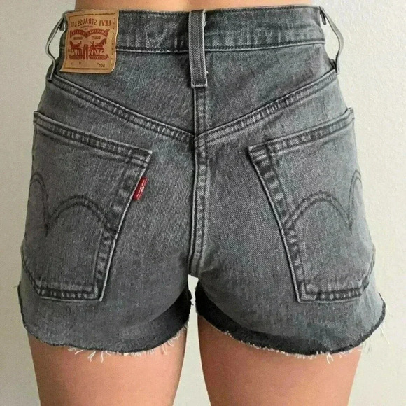Levi's 501 Button-Fly Trashed Black Denim Distressed Cut-Off Shorts Size 31 - Picture 1 of 7